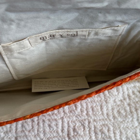 NWOT Mar Y Sol Elegant Cream Wristlet - Picture 3 of 7